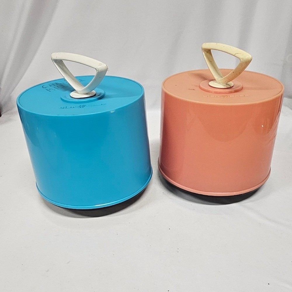 Vintage Disk-Go-Case 45 RPM Record Carriers Blue & Pink Lot of 2 with 17 Records